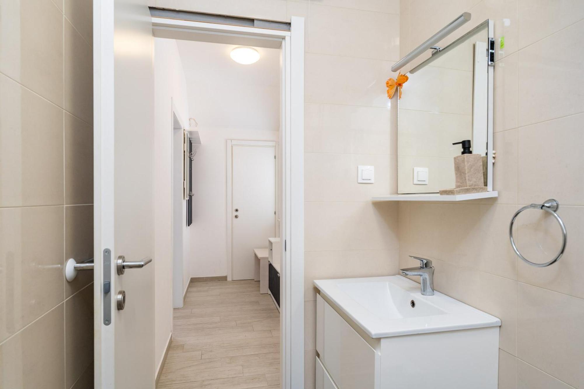 Feather Studio Apartment - Free Private Parking - Self Check-In Дубровник Экстерьер фото